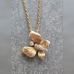 Diamond Pendant Necklace in 14K Yellow Gold